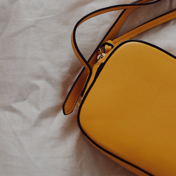 SOLD Adjustable Cross Body Purse - Picture 3 of 4